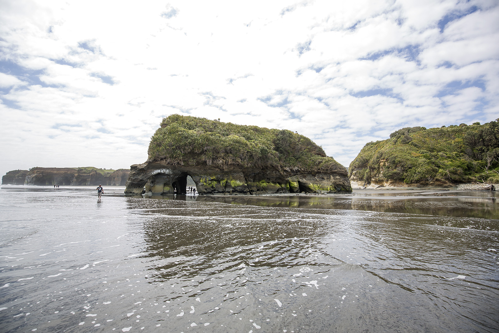 Three Sisters and the Elephant Rock - Tongaporutu