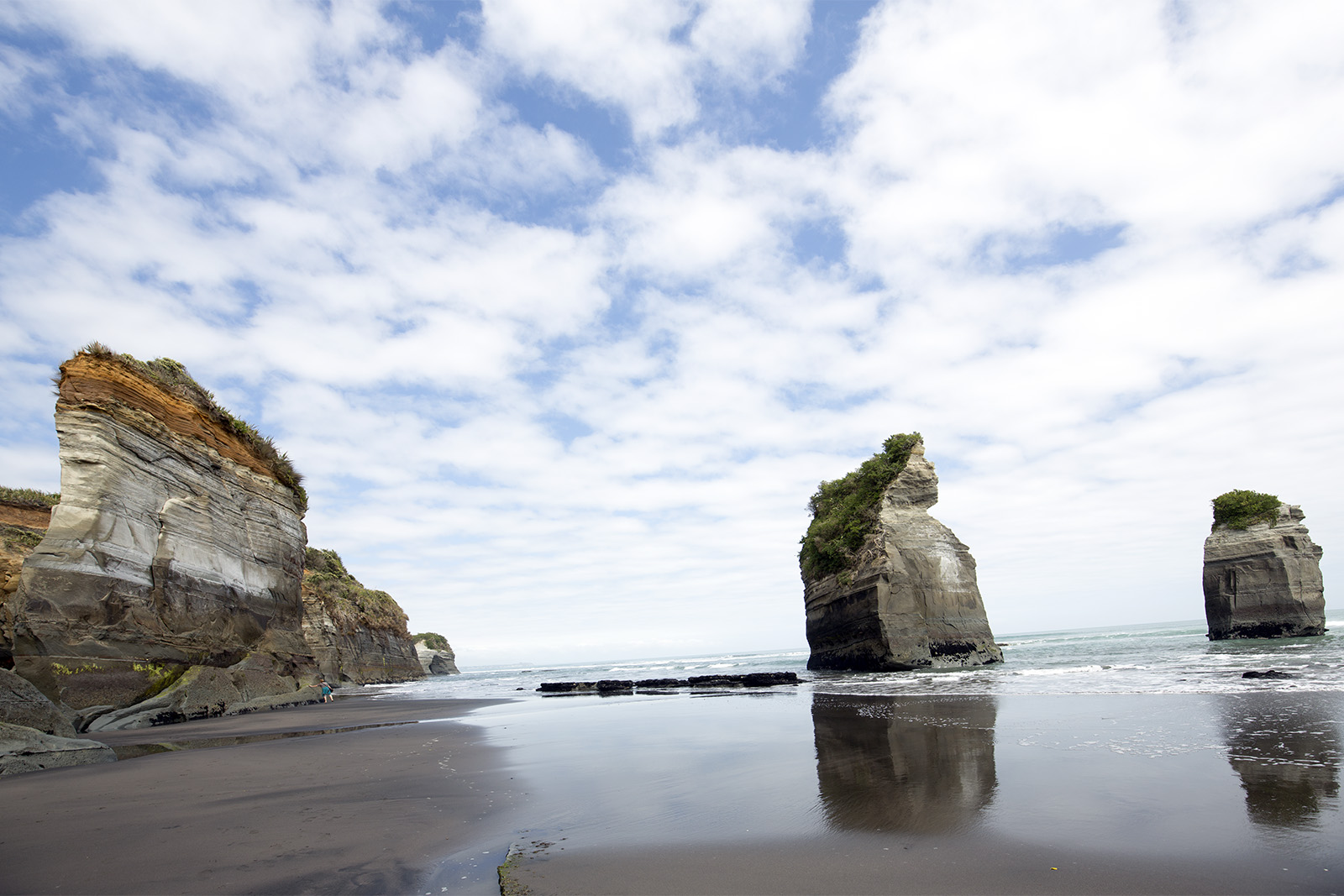 Three Sisters and the Elephant Rock - Tongaporutu